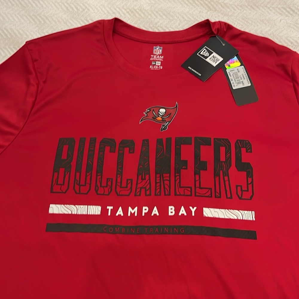 Bucs- Official NFL shirt